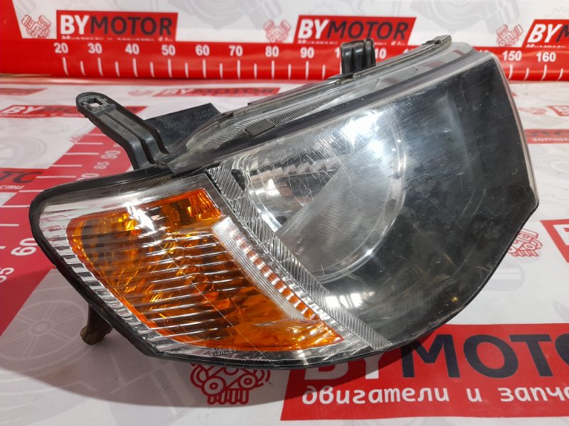 Фара передняя правая Mitsubishi L 200 2009 2.5 4D56 8301A690 контрактная