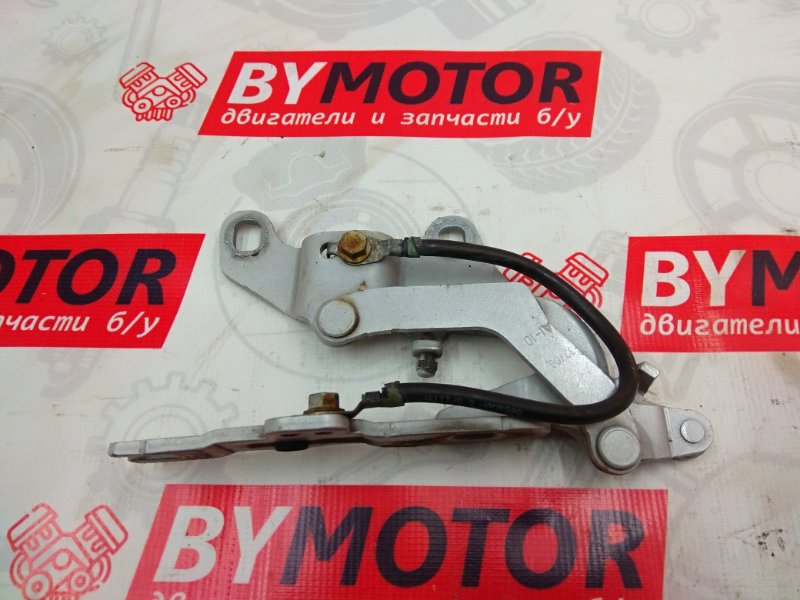 Петля капота левая BMW 1 E87 2009 N47D20 41617210673 контрактная