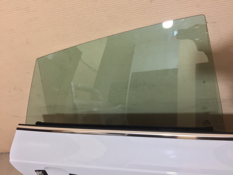 Стекло двери заднее правое Audi A7 2011-2017 4G8 4G8845206B контрактная