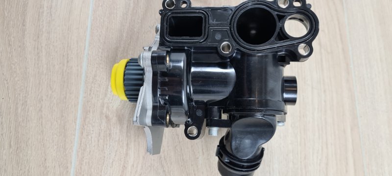 Насос водяной (помпа) VW Passat B7 Насос водяной (помпа) VW Passat B7