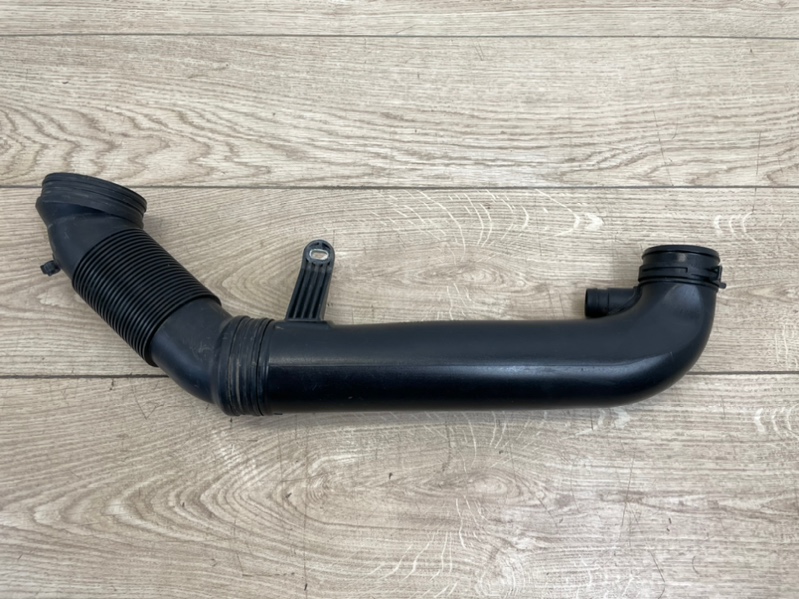 Патрубок интеркулера VW Passat B7 2011-2015 3C 1K0129654AP контрактная