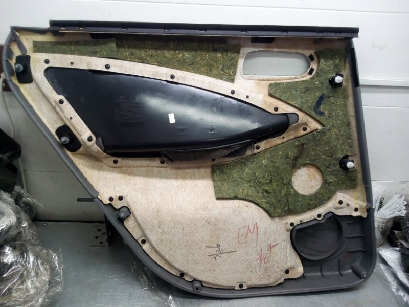 Обшивка двери задняя правая Chevrolet Lacetti хэтчбек F16D3