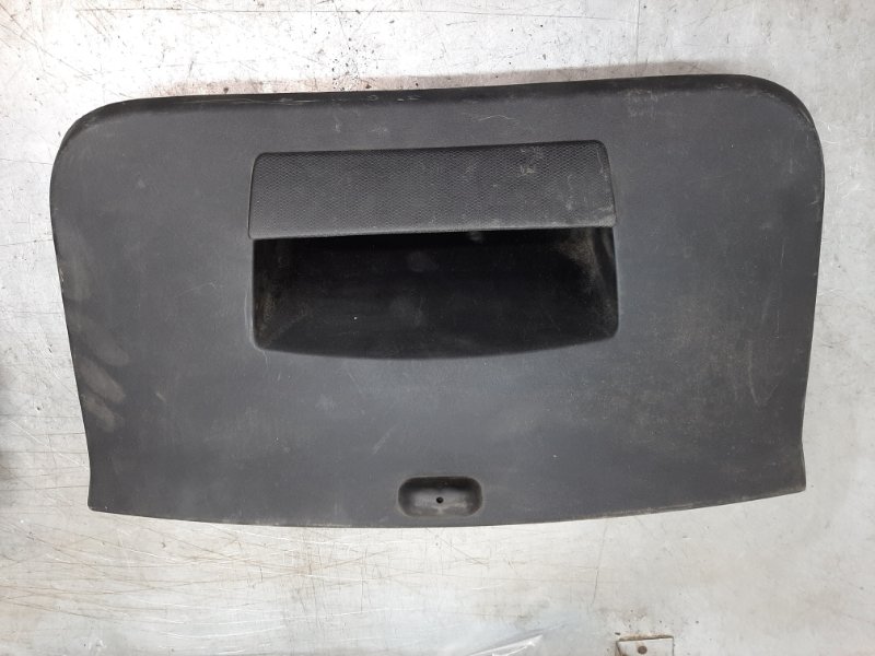 Обшивка двери багажника Renault Sandero