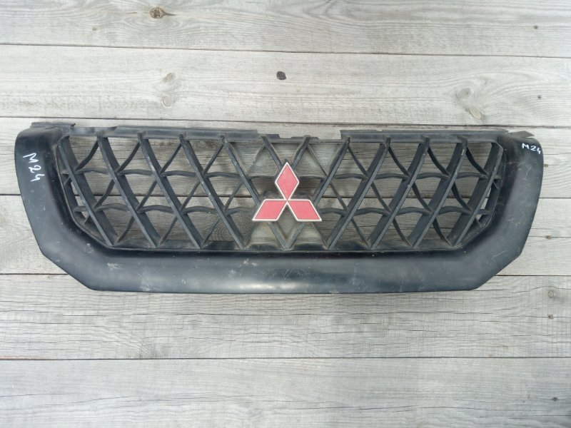 Решетка радиатора Mitsubishi Pajero/Montero Sport 1997-2008 K9 MR478596 Б/У