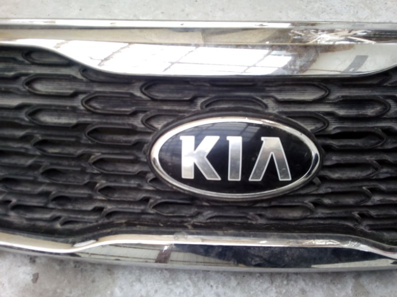 Решетка радиатора Kia Sorento