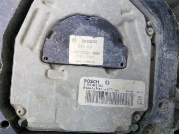 Диффузор радиатора охлаждения в сборе с мотором Volvo S60 Седан 2.5