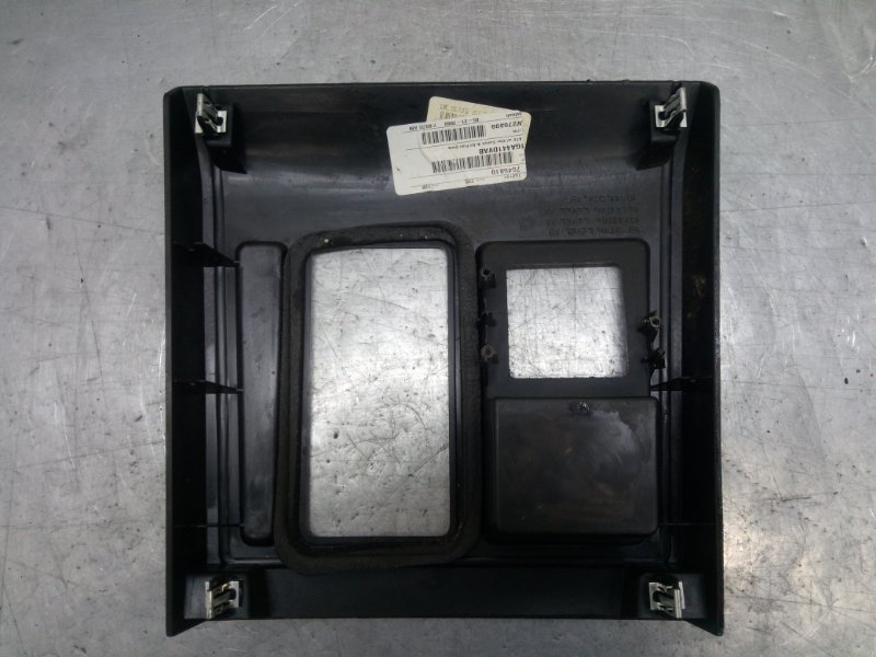 Накладка (кузов внутри) Nitro 2008 3.7 V6 EKG