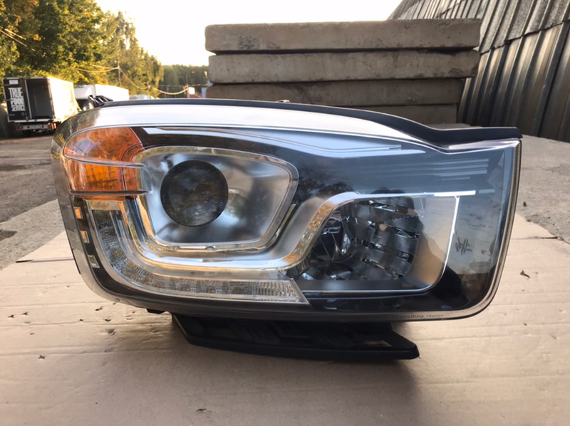 Фара передняя правая SsangYong Actyon New 2013-2015 8310634300 Б/У