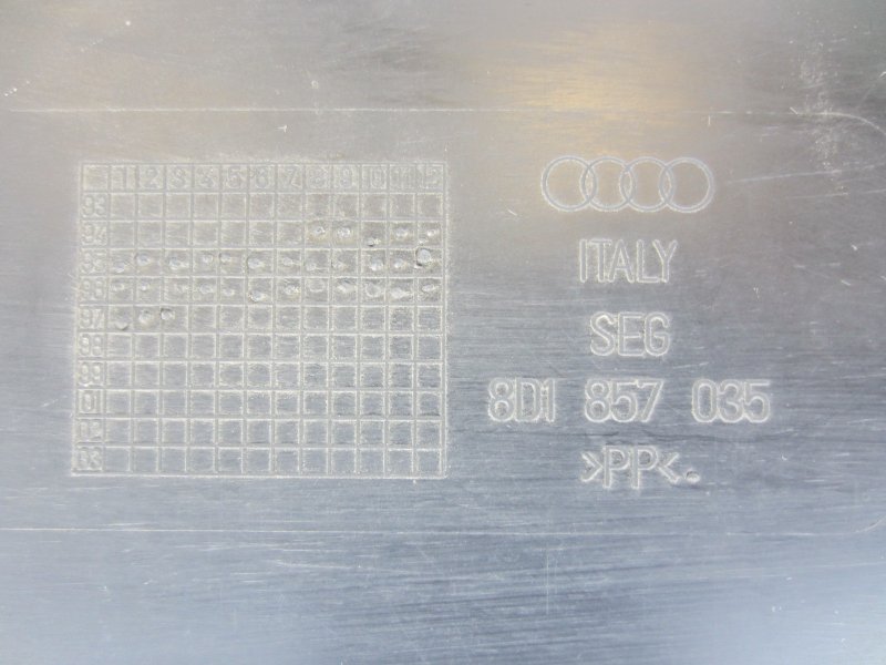 Бардачок Audi A4 B5 8D2 ADP