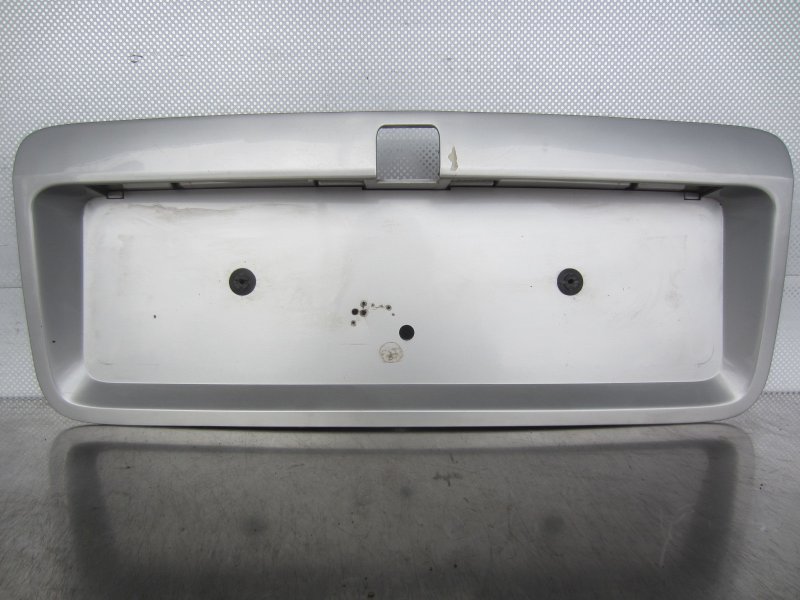 Накладка крышки багажника задняя Opel Vectra 1999 B 09 134 644 Б/У