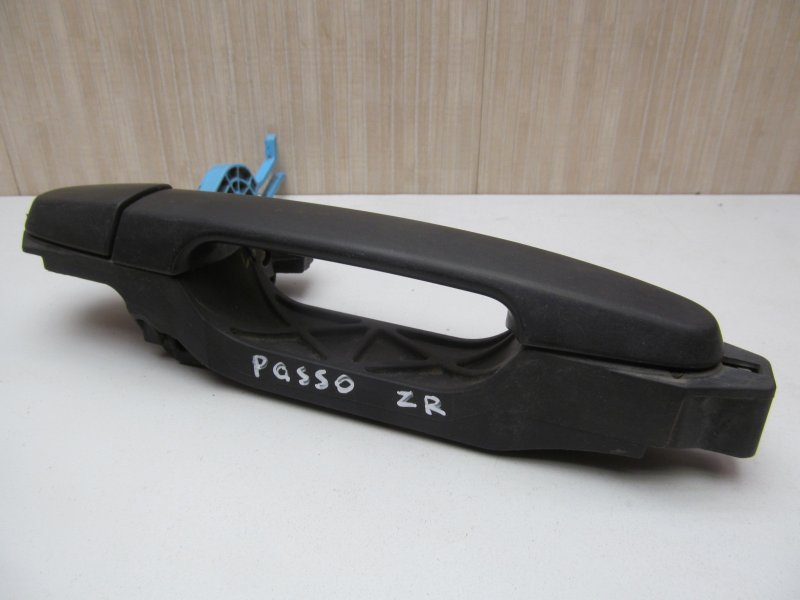 Ручка двери наружная задняя правая Toyota Passo KGC10 2004 KGC10 Б/У