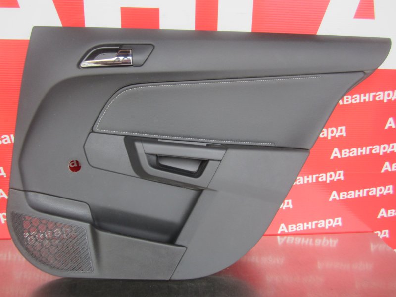 Обшивка двери задняя правая Opel Astra H 2011 седан Б/У