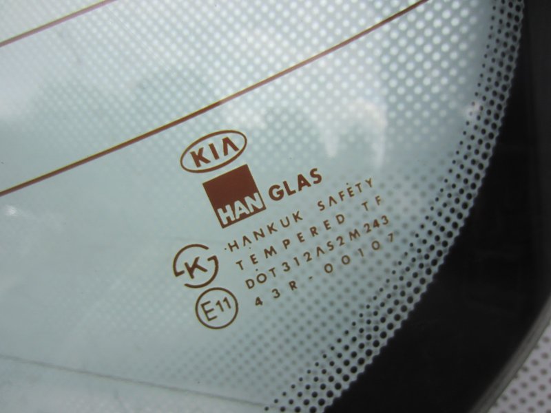 Стекло заднее Kia Clarus K9A