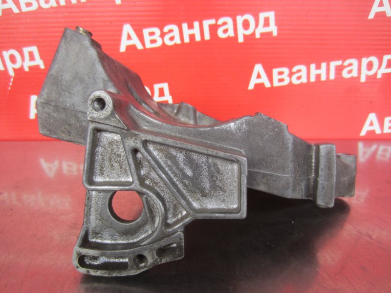 Кронштейн Passat 1999 B5 ARM