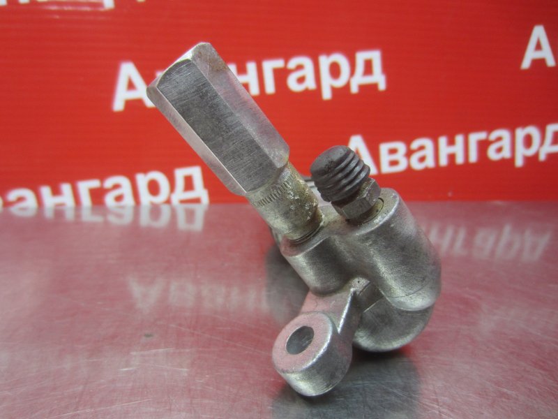 Рабочий цилиндр сцепления A4 1998 B5 ADP