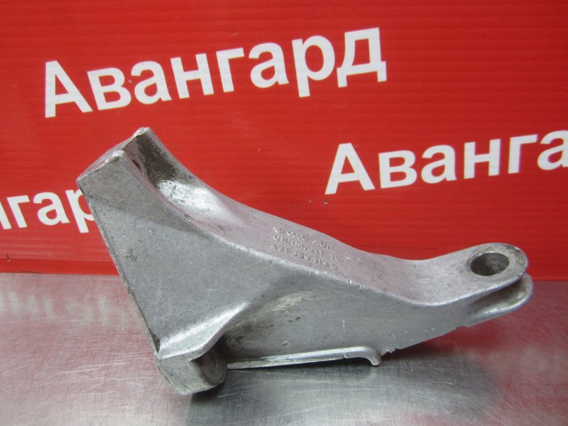 Кронштейн КПП Audi 100 1987 C3 431399113 Б/У