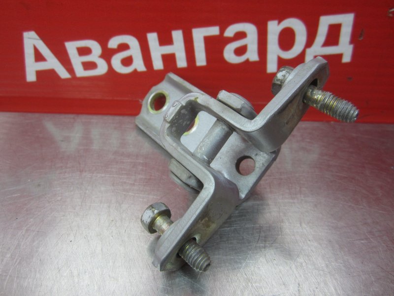 Петля двери передняя Mitsubishi Lancer 9 4G18