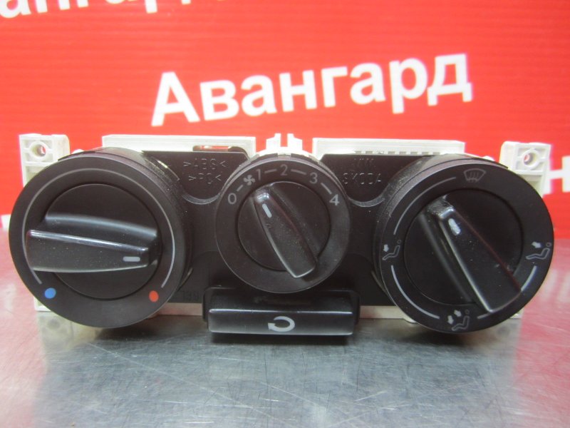 Блок управления печкой Skoda Octavia 2006 A4 BCA 1J0 819 045 E Б/У