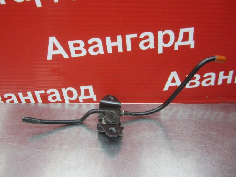 Рычаг открывания капота Skoda Octavia 2006 A4 BCA 1U0823457D Б/У