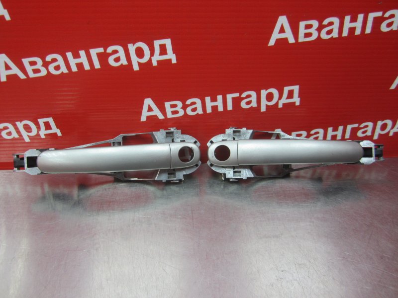 Ручка двери наружная передняя Skoda Octavia 2007 A4 1U0837885B Б/У