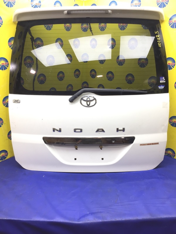 ДВЕРЬ ЗАДНЯЯ задняя TOYOTA NOAH 2001-2004 AZR60 контрактная