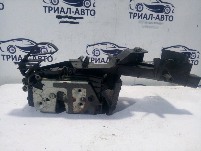 Замок двери передний левый Ford Focus 3 Хэтчбек 16L Duratec Ti-VCT (123PS)