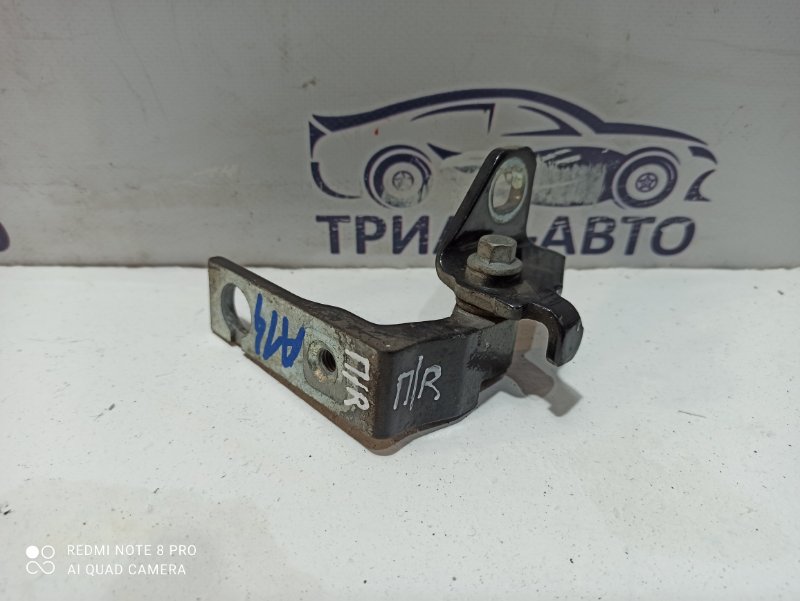 Петля двери передняя правая Ford Focus 2010-2018 3 Хэтчбек 16L Duratec Ti-VCT (123PS) АКПП 1879656 Б/У