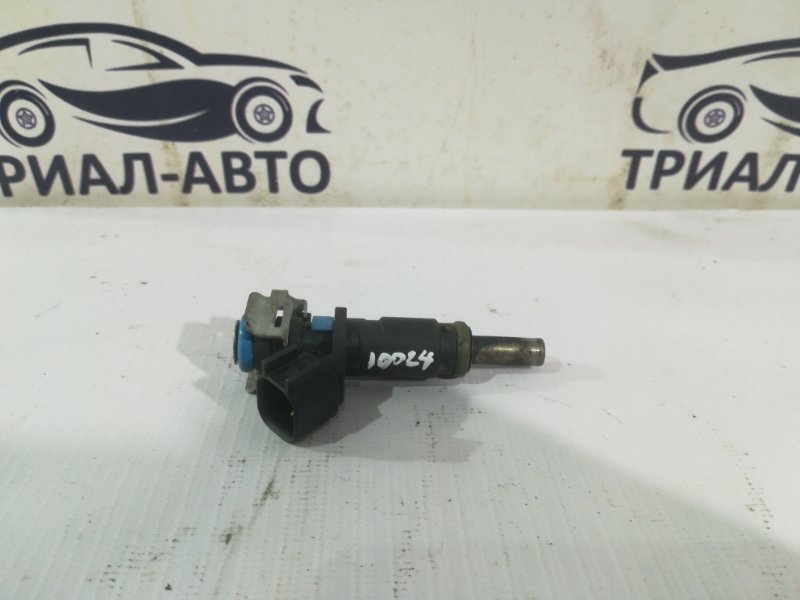 Форсунка топливная Opel Astra J 2010-2012 хэтчбек A16XER 1 55562599 контрактная