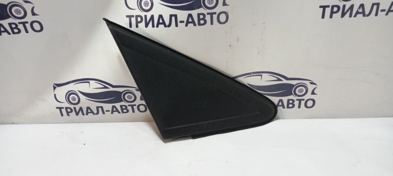 Накладка крыла правая Ford Focus 2008 2 1.6 4M51A16003AE Б/У