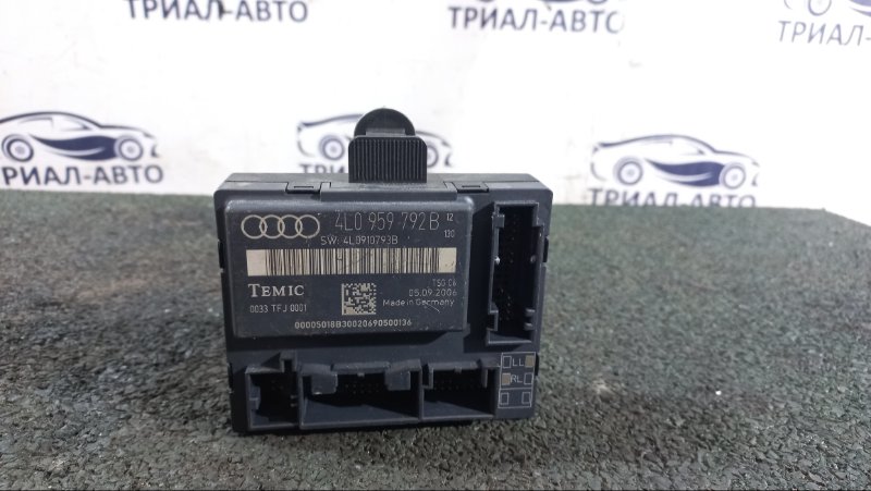 Блок управления дверьми передний левый Audi Q7 4L 3.0 Diesel 4L0959792B Б/У