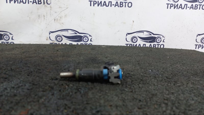 Форсунка топливная Chevrolet Cruze J300 F16D4 1 55562599 Б/У