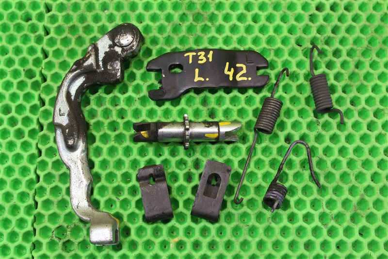Механизм стояночного тормоза задний левый Nissan X-Trail TNT31 QR25DE 44060CY025 контрактная