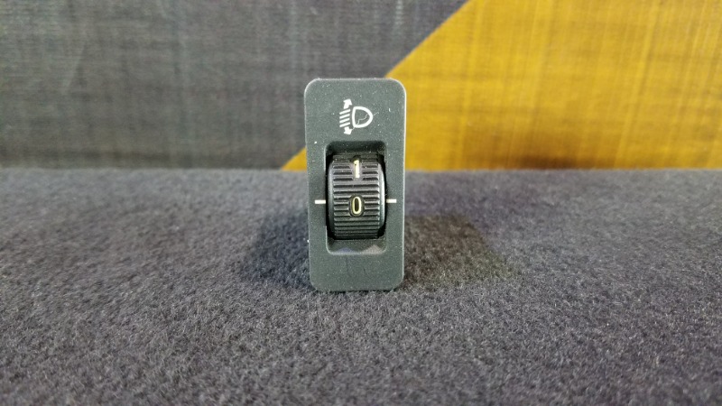Кнопка корректора фар BMW E39 61318360460 контрактная