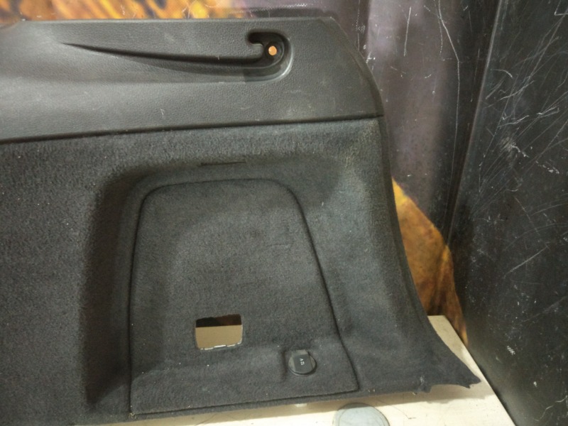 Обшивка багажника правая Q7 2006 4L BAR