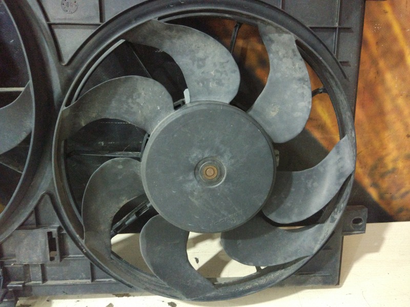 Вентилятор радиатора Passat Variant 2006 B6 BVY