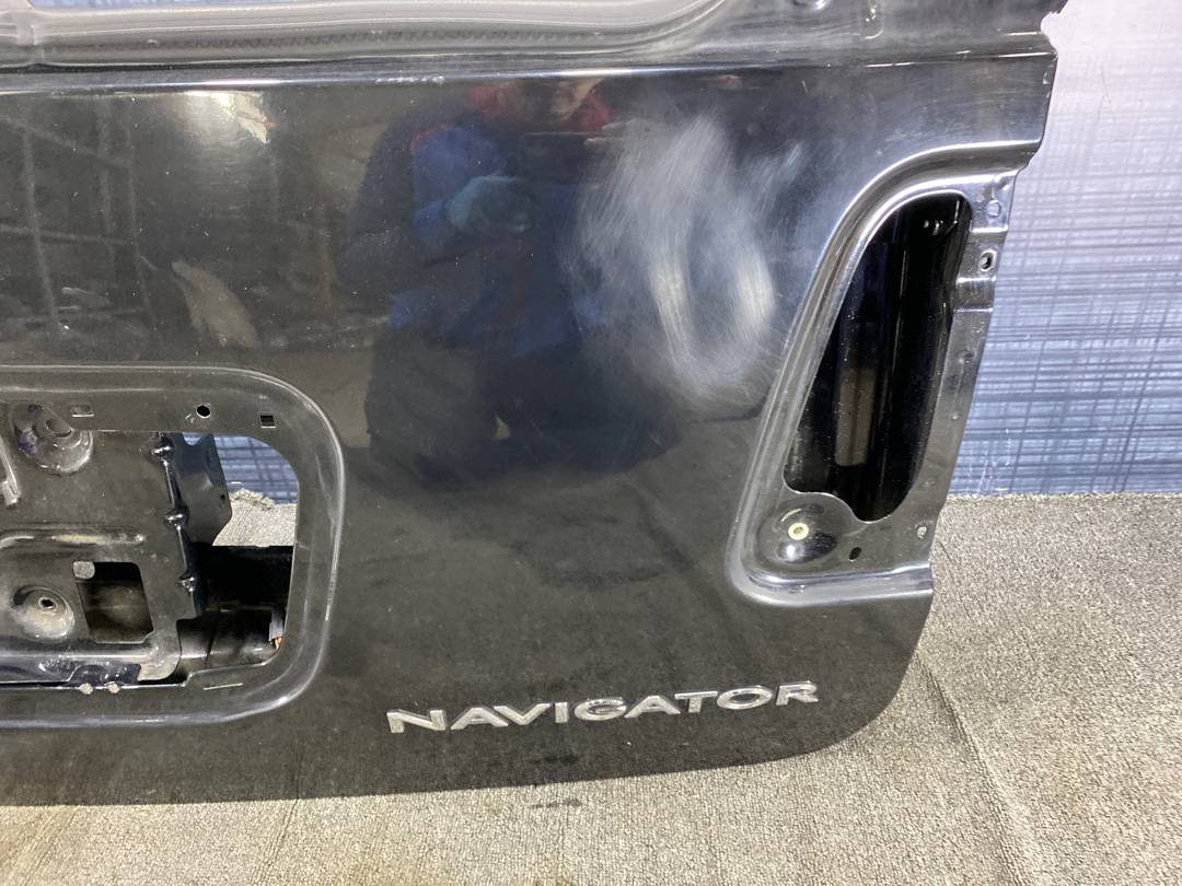 Крышка багажника Navigator 2002 5.4L DOHC