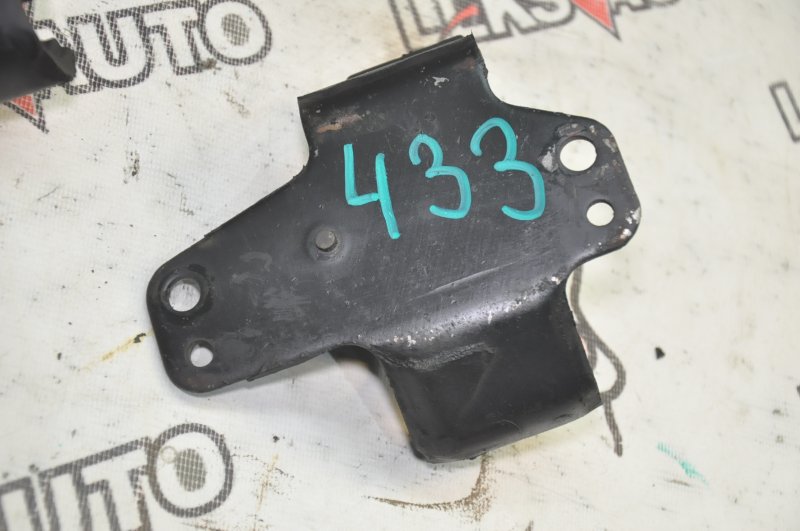 Подушки двигателя (парой) Nissan Datsun AX Skystar LFD22 KA24DE