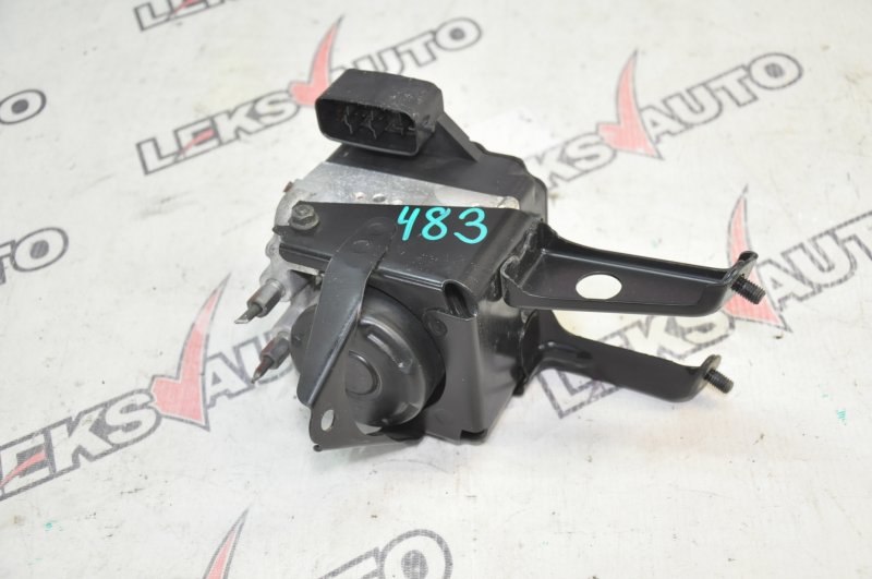 Блок abs Toyota Altezza Gita 2002 GXE15W 1GFE 44050-53030 контрактная