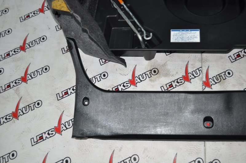 Обшивка багажника (комплект) Aristo 2004 JZS160 2JZGE