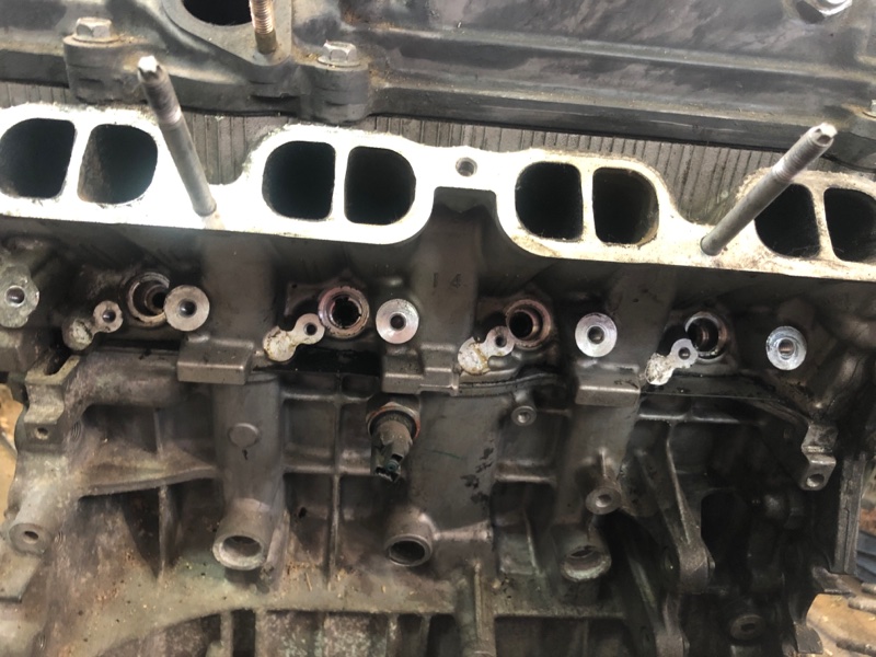 Двигатель Toyota Voxy AZR60 1azfse