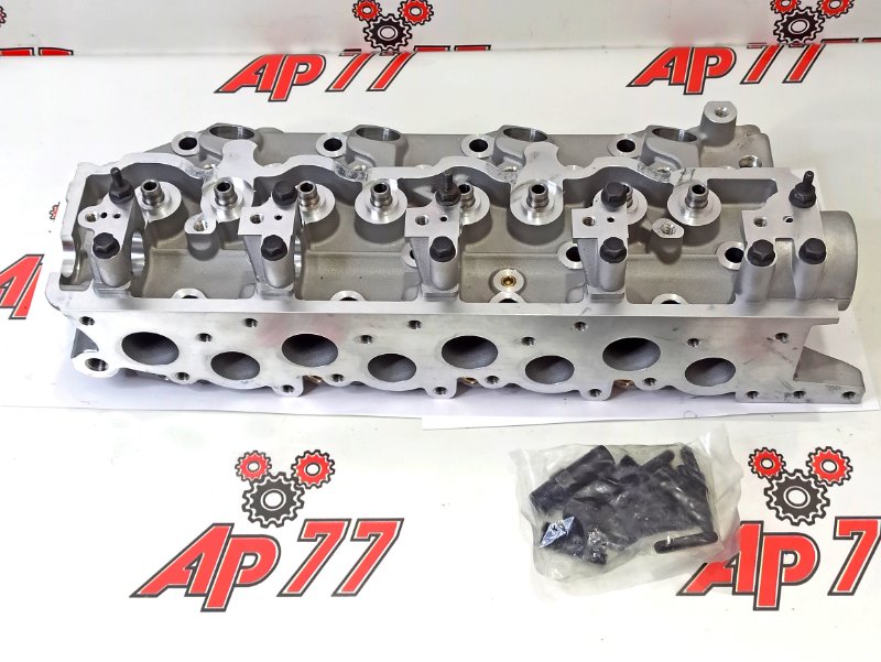 Головка блока цилиндров пустая Mitsubishi B утоп. клап. MD351277 4D56 AFRMD351277 новая