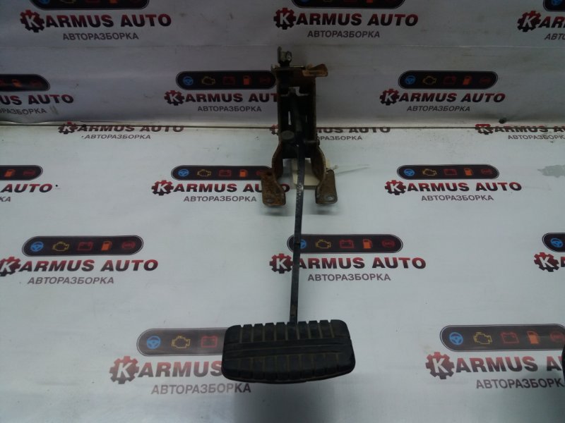 Педаль тормоза Mitsubishi Chariot Grandis N84W 4G63 MR307852 контрактная