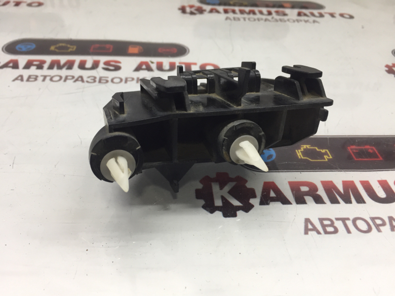 Крепление бампера заднее левое Lexus LS460L USF46 1URFSE 52563-50010 контрактная