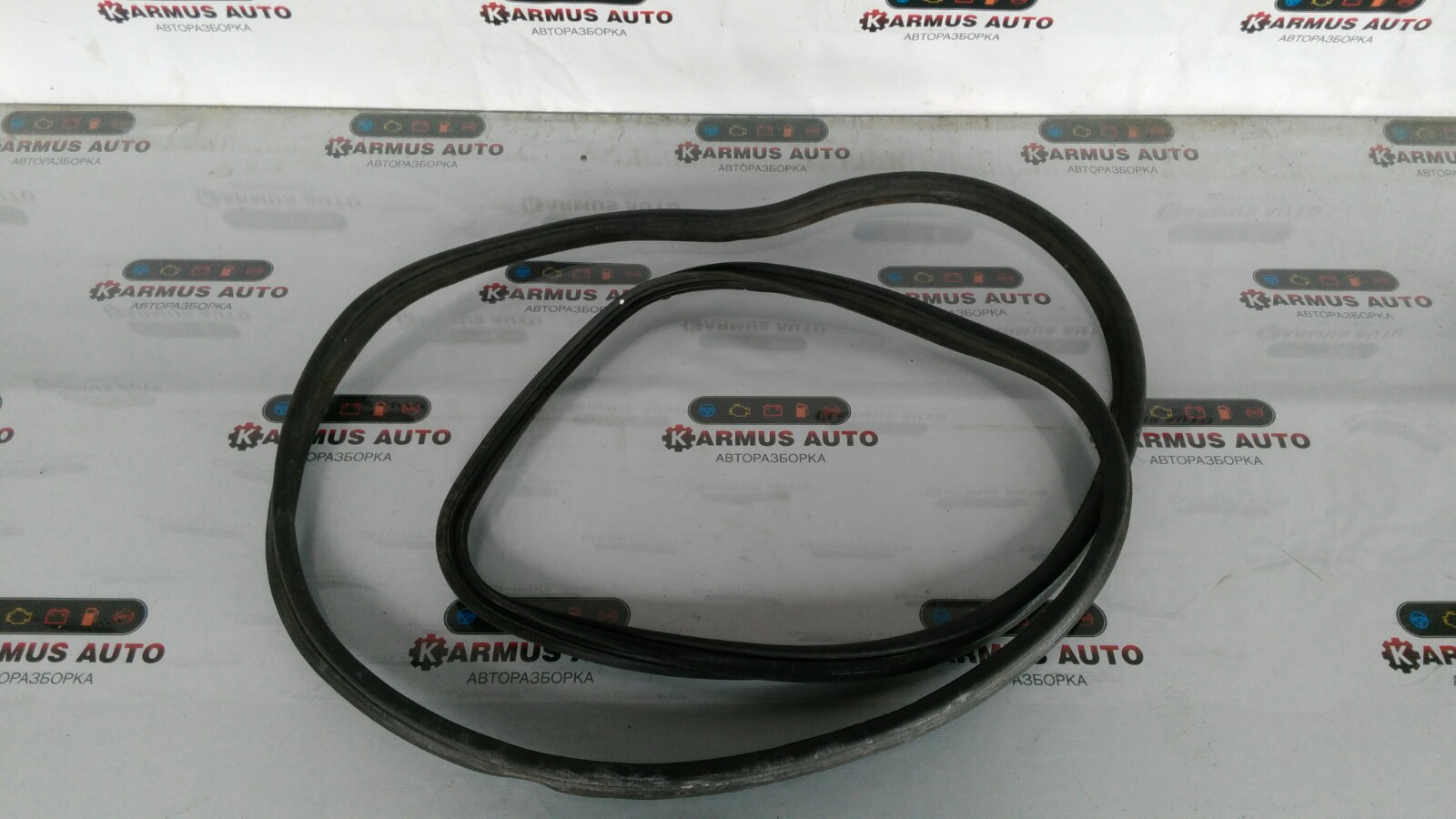 Уплотнитель багажника Toyota Windom MCV30 64461-33060 контрактная