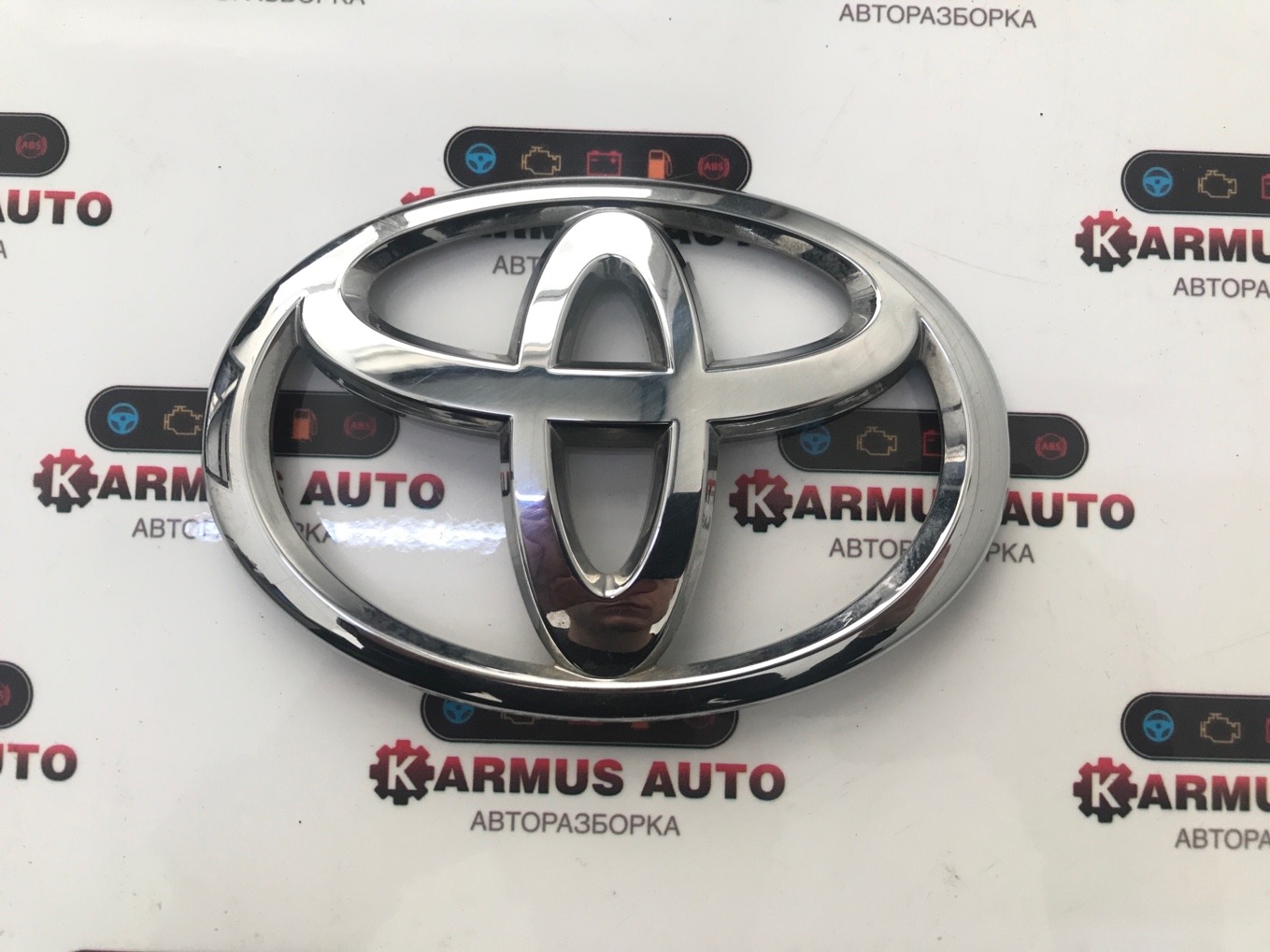 Эмблема передняя Toyota Camry ACV40 90975-02064 контрактная