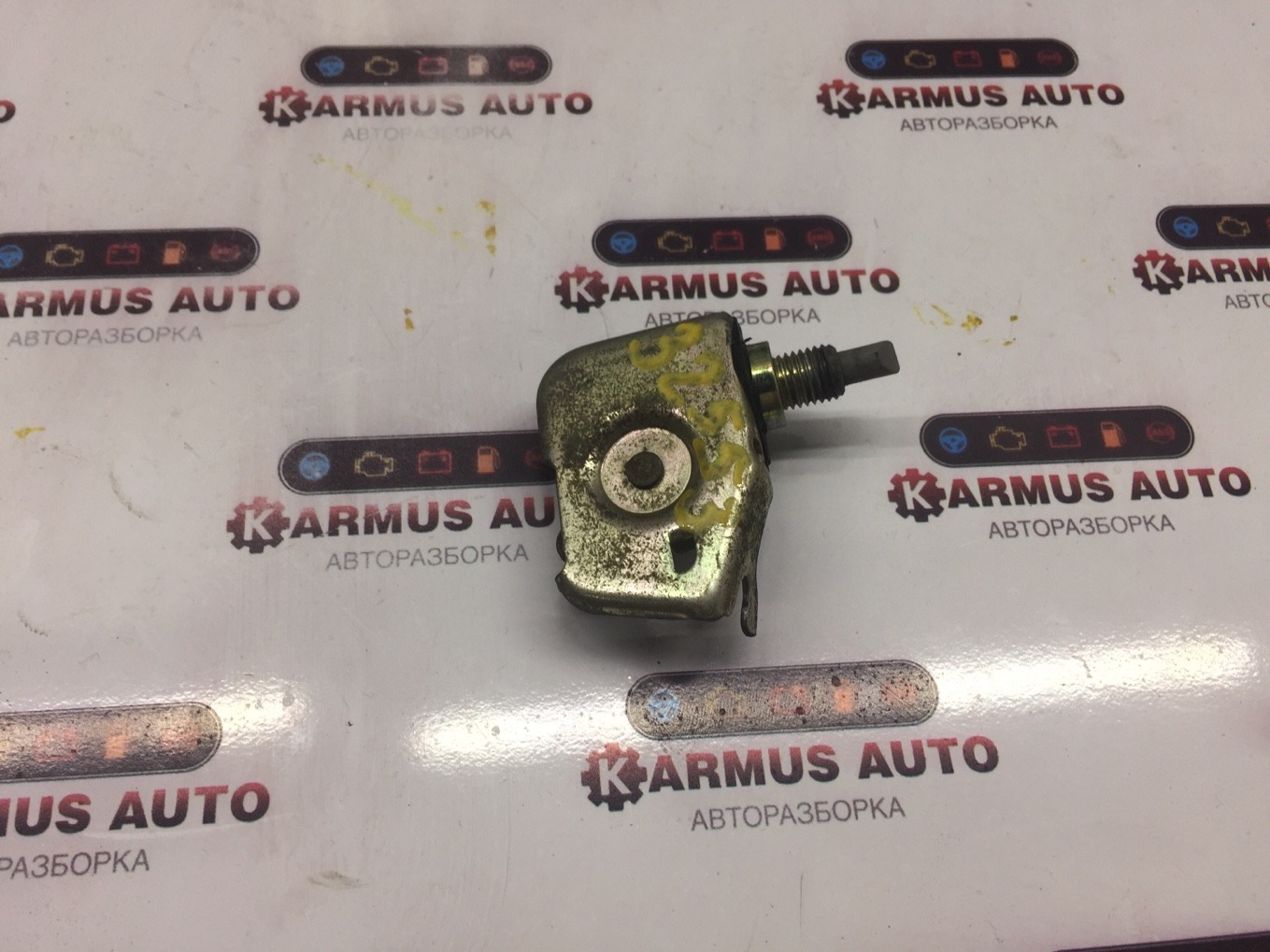 Замок лючка бензобака Toyota Corolla AE91 5AF 77037-12050 контрактная