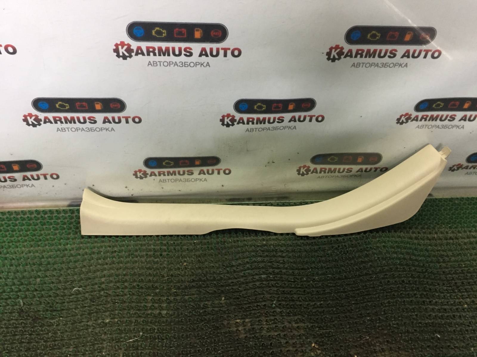 Накладка на порог задняя правая Toyota Allion AZT240 1AZFSE 67917-20200-A0 контрактная