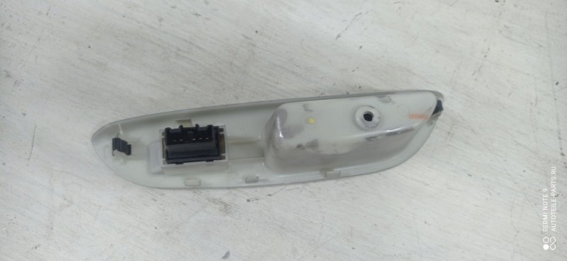 Кнопка стеклоподъемника задняя правая LIFAN X50 W215 LF479Q2