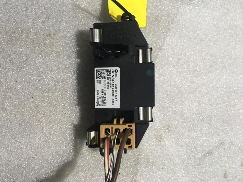 Резистор отопителя Passat B6 CDGA TSI 1.4 Бензин