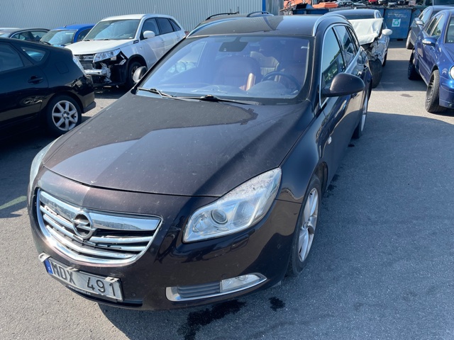 Замок багажника Insignia 2012 A20DTH 2.0 CDTI